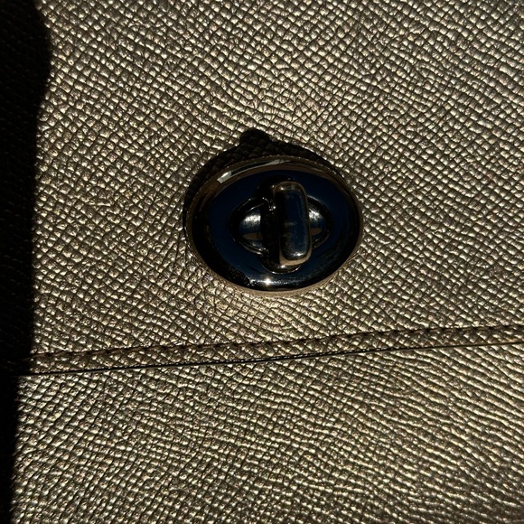 Coach Bowery crossbody. Gold with silver hardware and chain. VGC - Picture 7 of 15